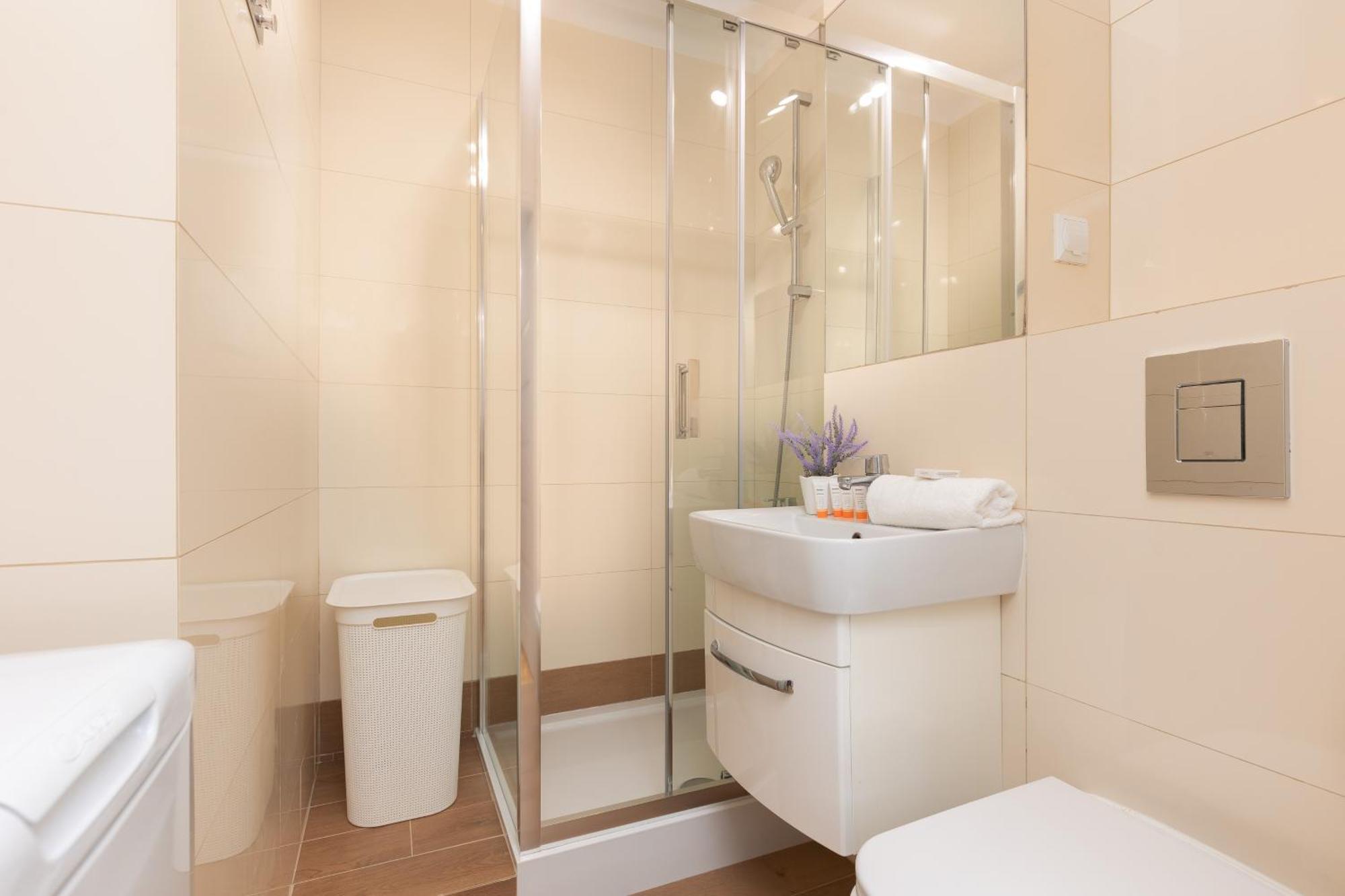 Apartments Warsaw Grzybowska By Noclegi Renters מראה חיצוני תמונה